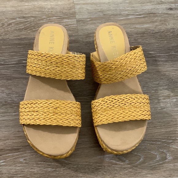 Anne Klein-Akzala Casual Slides EUC - Picture 2 of 8